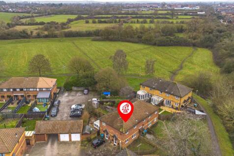 The Pastures, Coppice, Aylesbury (no Chain)