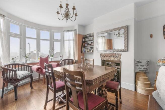 61 Southfield Rd, HP13 5JZ-5.jpg