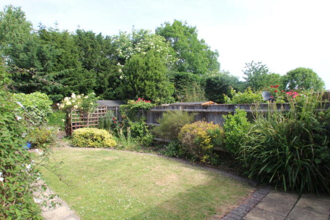 3 bedroom semi-detached house for rent in Nuns Orchard ...