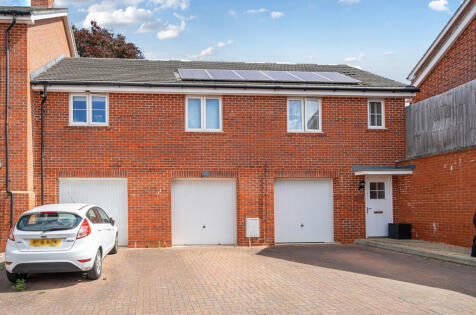 Thapa Close, Church Crookham, Fleet, Hampshire, GU52