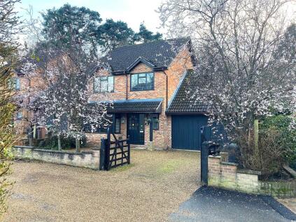 Edward Road, Windlesham, Surrey, GU20