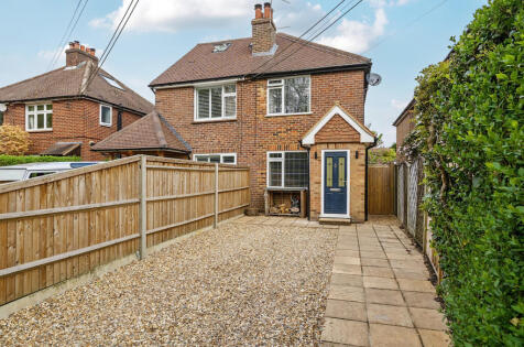 Fenns Lane, West End, Woking, Surrey, GU24