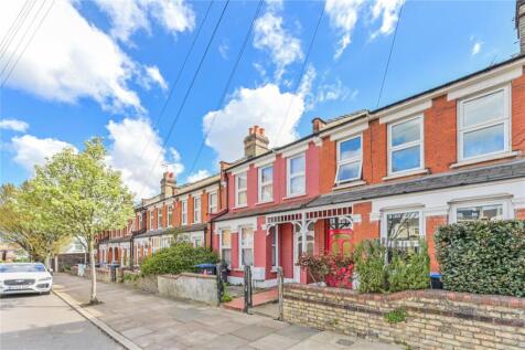 Highworth Road, London, N11