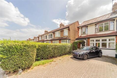 Durnsford Road, London, N11