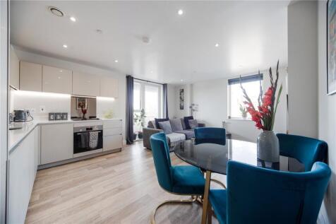 Montmorency Gardens, London, N11