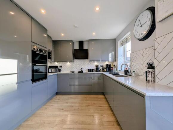 Kitchen / Dining Room