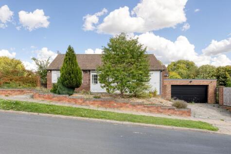 Hawthorn Close, Hitchin, SG5