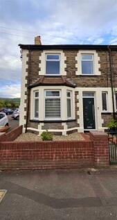 Pontygwindy Road - 3 bedroom end of terrace house for sale