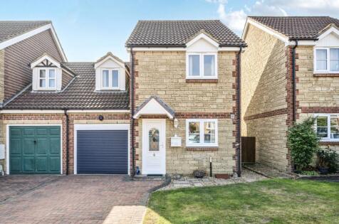 Saunters Close, Wincanton, Somerset, BA9