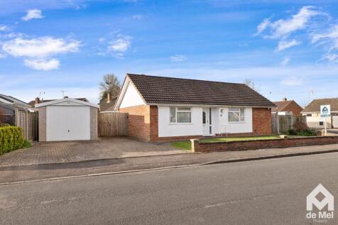 Sandown Road, Bishops Cleeve, Cheltenham, GL52