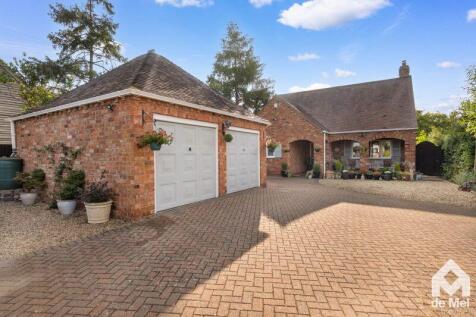 Alcester Road, Harvington, Evesham