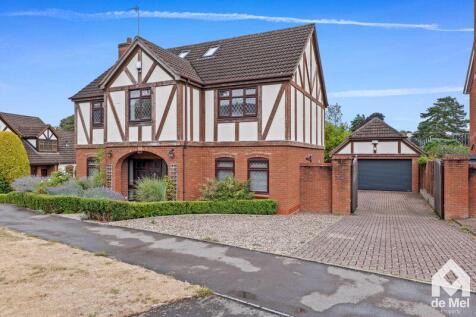 Chancel Way, Charlton Kings, Cheltenham, GL53