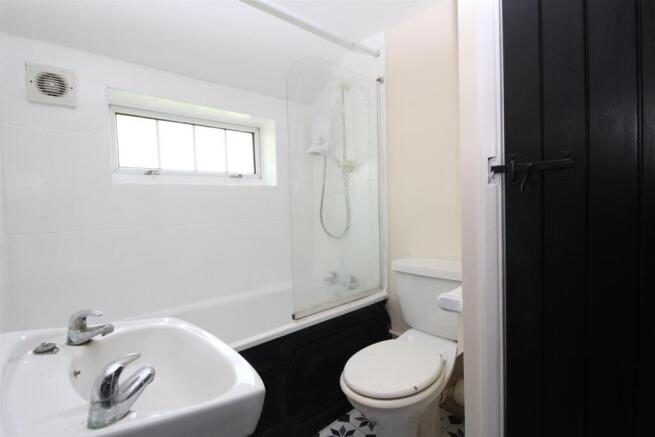 Bathroom.JPG