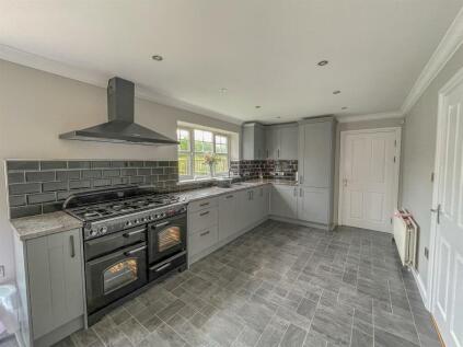 8 The Paddock, Sunniside