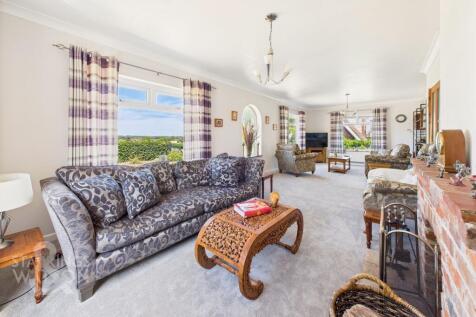 Buckenham Road, Strumpshaw, Norwich