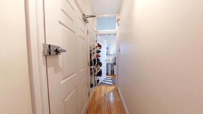 (Flat 3) Entrance Hallway