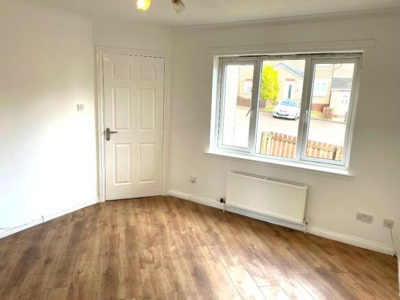Lounge 3.9m x 3.6m