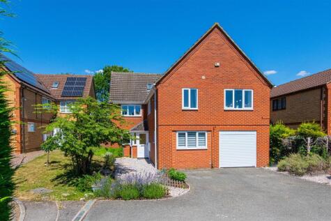 Drayton Place, Irthlingborough, Wellingborough