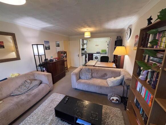 Lounge 2.jpg