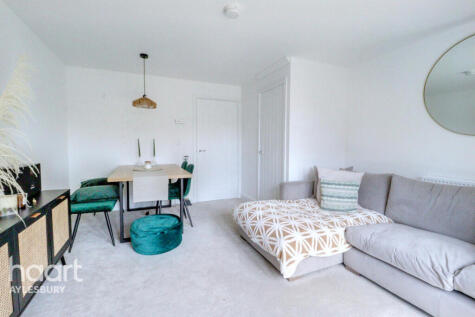 Keepsake Way, Aylesbury