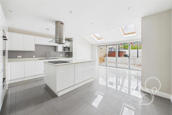 Kitchen/Dining Area