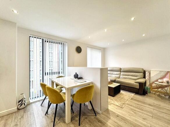 17295_14d60e8c-a761-4354-a1e4-41bfe341f62b_IMG_06_