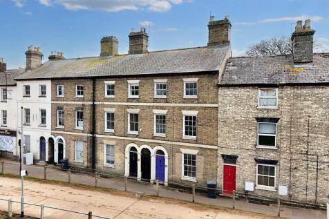 St. Marys Square, Newmarket, CB8