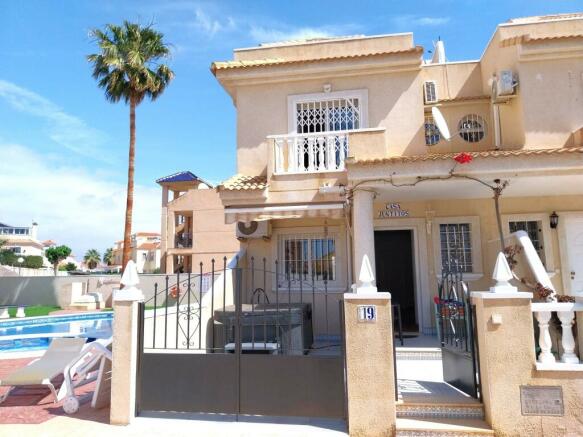 la_zenia_close_beach_amenities