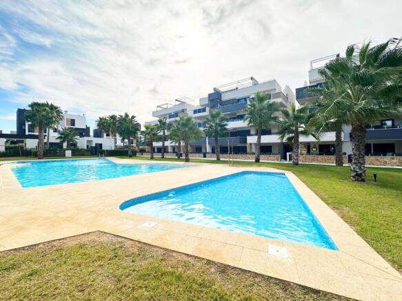 Amanecer Res. Los Altos modern ground floor apartment