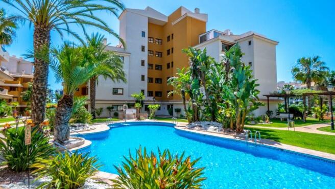 apartment-punta-prima-la-entrada