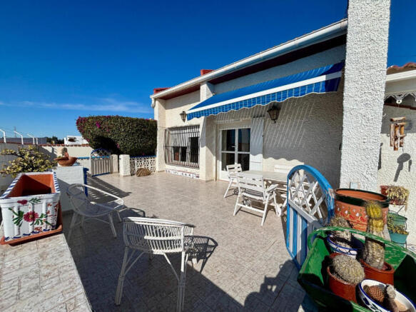 Ciudad Quesada 4 bed Villa private pool & 5 mins walk to town