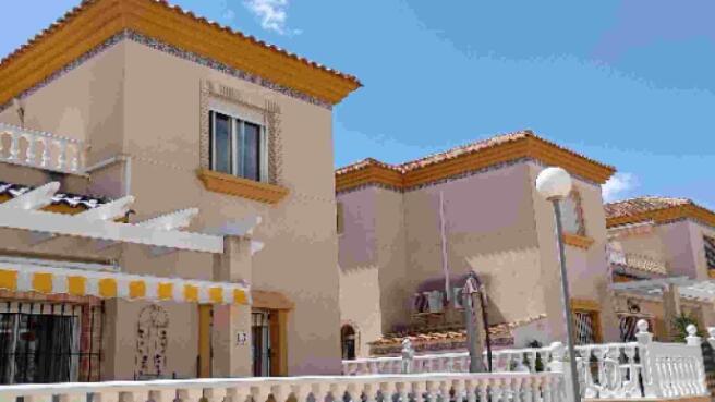Pau 8 Town House with pool (1)
