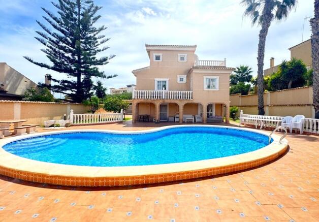 La Zenia Villa private pool close to beach