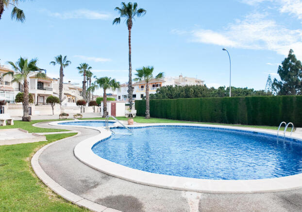 Playa Flamenca ground floor apartment pool amenities close (3)