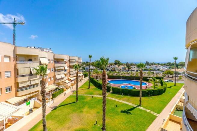 3 bed Apartment pool views Campoamor