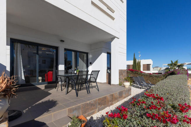 Las Ramblas Ground floor modern apartment with large garden