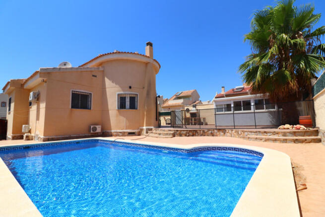 Atalaya Park 5 bed 3 bath Villa with private swimming pool