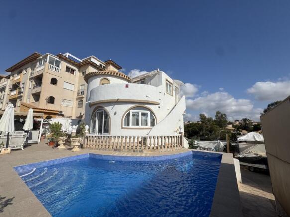 La Zenia Beachside Villa