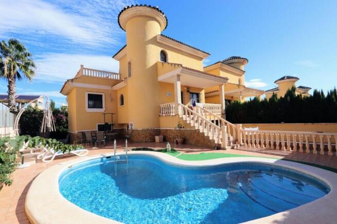 Pau 26 Villamartin Villa with private pool