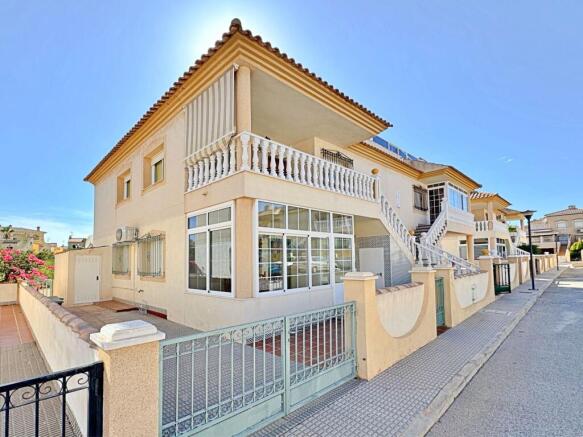 La Zenia penthouse with solarium close to amenities