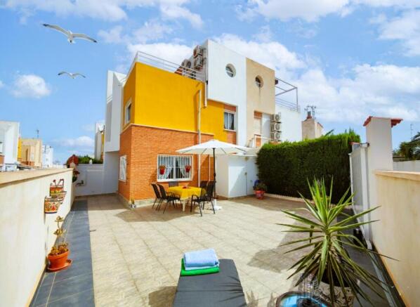 Los Altos Corner Quad House communal pool