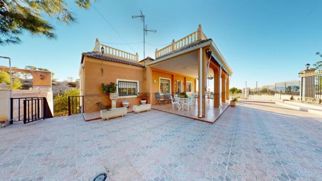 Crevillente-country-house-with-pool (16)