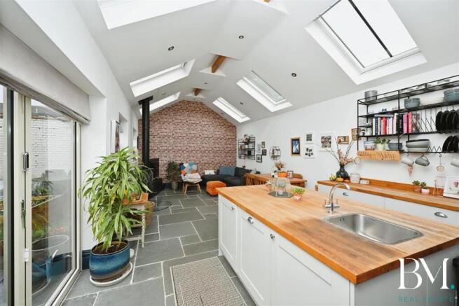 Lounge/Diner/Kitchen