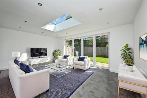 Chestnut Avenue, Lutterworth - Extended & Renovated, No Chain