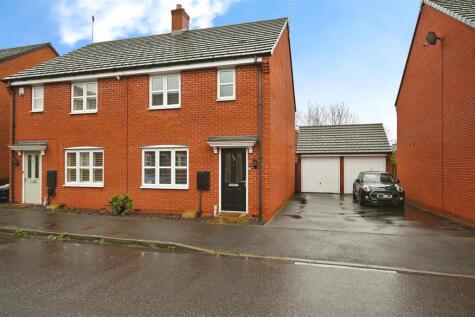 Teeswater Close, Long Lawford, Rugby - NO CHAIN