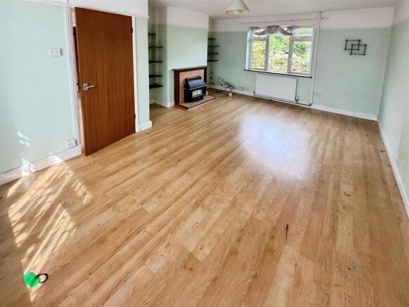Lounge / Dining Room