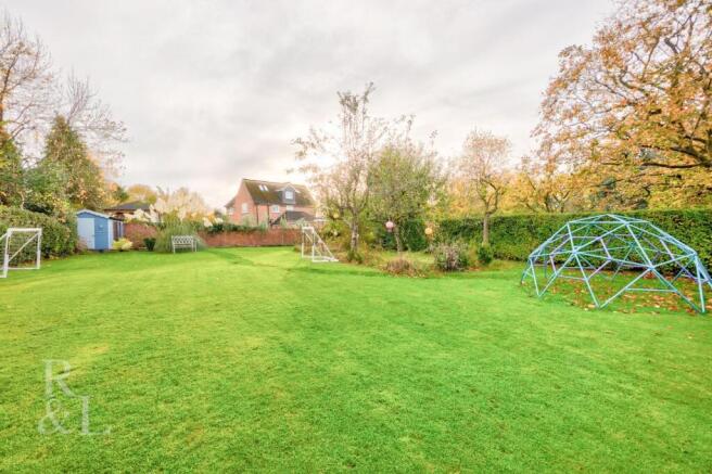 89 Burton Road (19).jpg