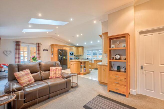 1 Moorlands Park (18).jpg