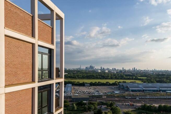 10th floor - 17th floor apartments enjoy spectacular views