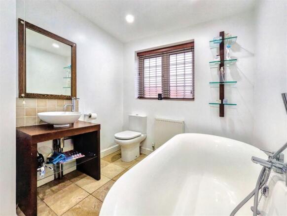 Bathroom_ (1).jpeg